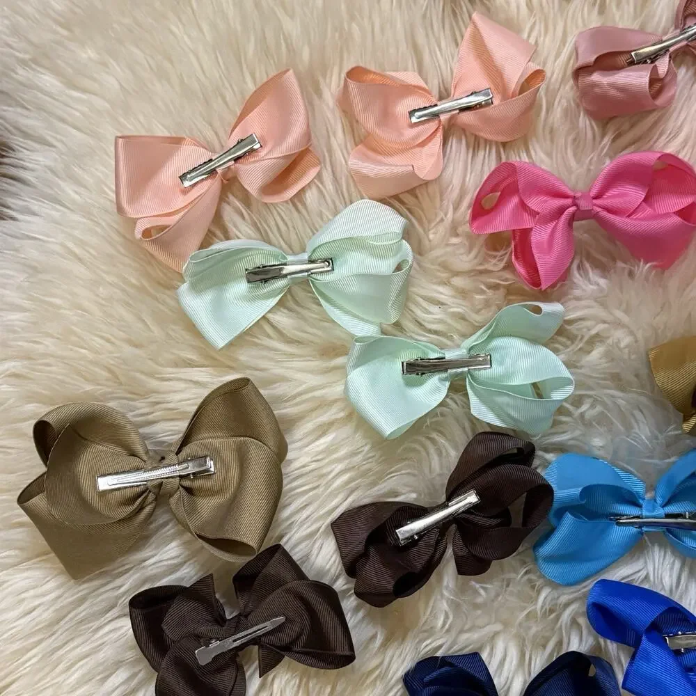 Lot Of 23 boutique style Girls hair bows 4”grosgrain ribbon Alligator Clip